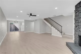 Photo #3: 2644302 Listing