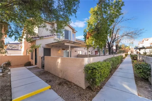 MLS: 2644382 Condo For Sale