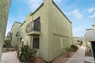 Photo #1: 2644385 Listing 