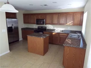 Photo #1: 2644394 Listing 