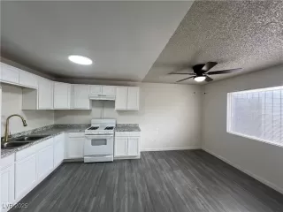 Photo #4: 2644445 Listing