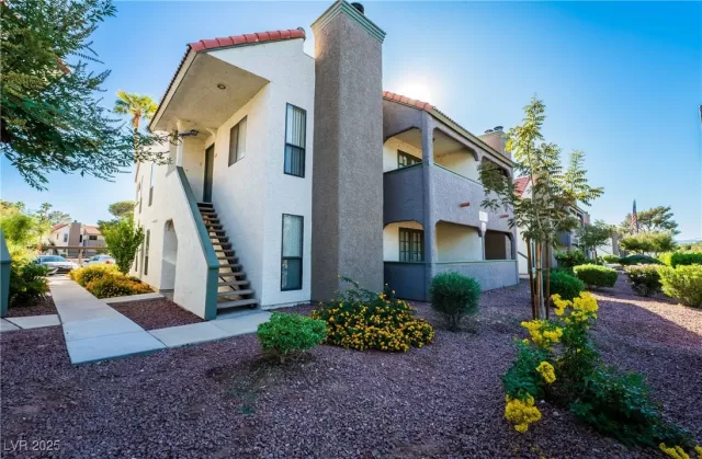 MLS: 2644533 Condo For Sale