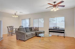 Photo #4: 2644551 Listing