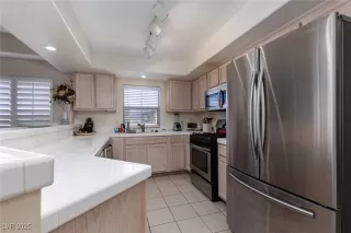 Photo #4: 2644570 Listing