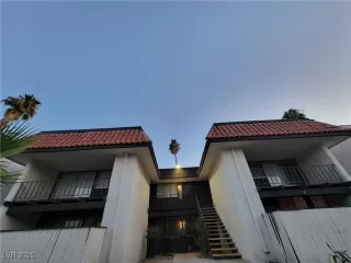 Photo #1: 2644632 Listing 