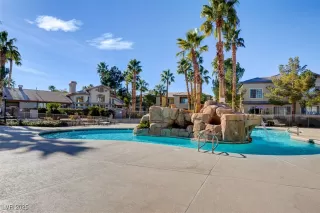 Photo #1: 2644633 Listing