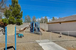 Photo #5: 2644633 Listing