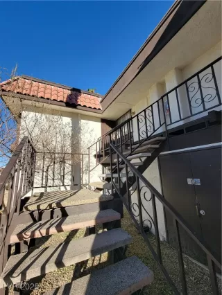 Photo #2: 2644639 Listing 