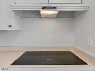 Photo #4: 2644661 Listing