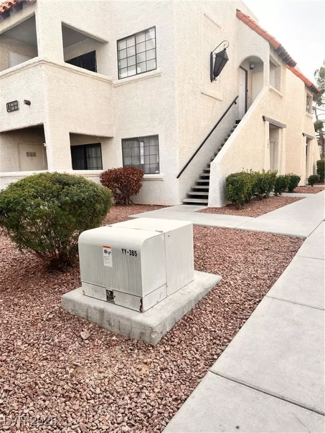 MLS: 2644677 Condo For Sale