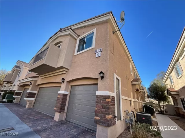 MLS: 2644698 Condo For Sale