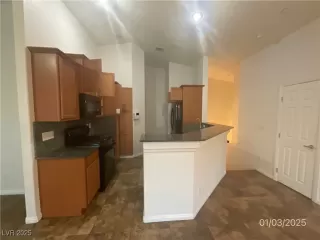 Photo #4: 2644698 Listing 