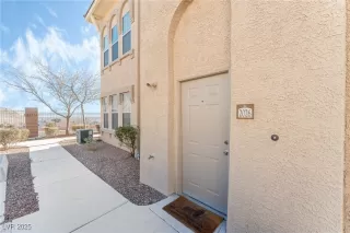 Photo #3: 2644718 Listing