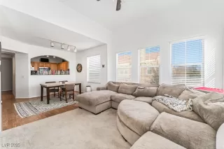 Photo #4: 2644718 Listing