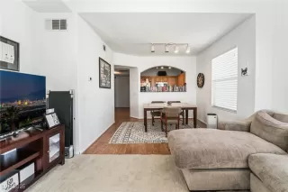 Photo #5: 2644718 Listing