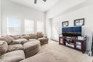 Photo #6: 2644718 Listing