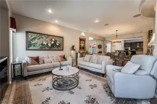 Photo #6: 2644719 Listing