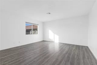 Photo #4: 2644769 Listing