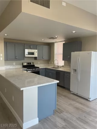 Photo #1: 2644795 Listing 