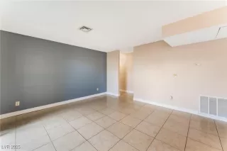 Photo #5: 2644845 Listing