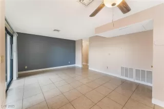 Photo #6: 2644845 Listing