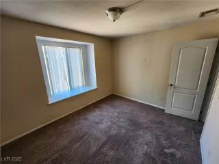 Photo #4: 2644860 Listing