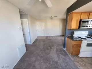 Photo #6: 2644860 Listing