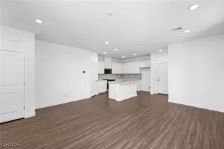 Photo #4: 2644893 Listing 