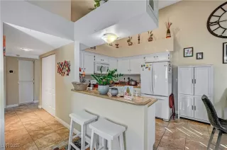 Photo #4: 2644896 Listing