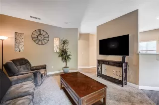 Photo #4: 2644911 Listing