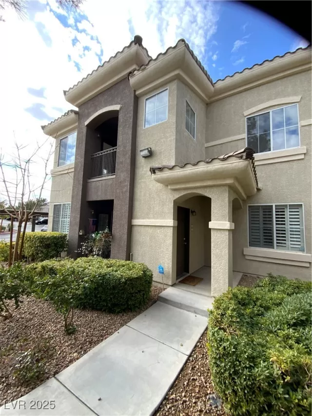 MLS: 2644934 Condo For Sale