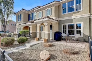 Photo #4: 2645000 Listing