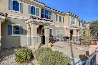 Photo #5: 2645000 Listing