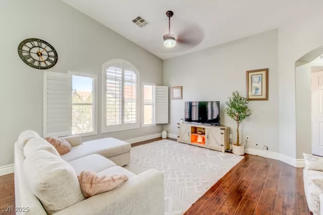 MLS: 2645112 Condo For Sale