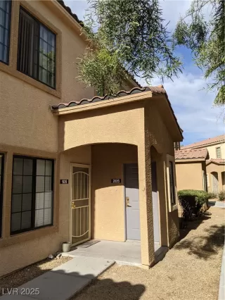 Photo #5: 2645113 Listing 