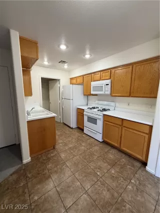 Photo #2: 2645119 Listing 