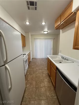 Photo #3: 2645119 Listing 