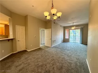 Photo #5: 2645154 Listing 