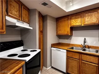 Photo #3: 2645158 Listing 