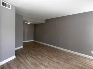 Photo #6: 2645158 Listing 