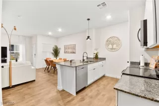 Photo #2: 2645159 Listing