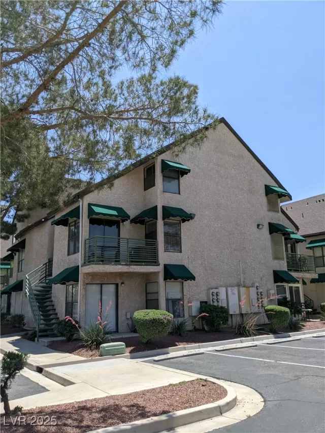 MLS: 2645177 Condo For Sale