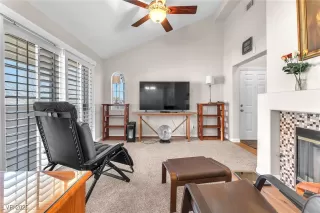 Photo #3: 2645186 Listing