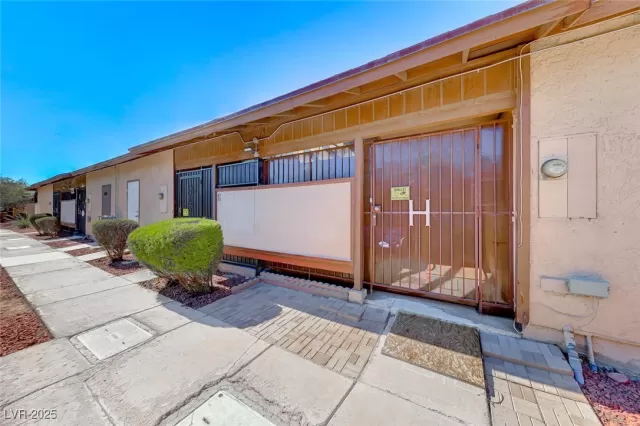 MLS: 2645233 Condo For Sale