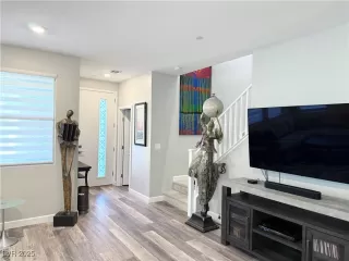 Photo #4: 2645263 Listing