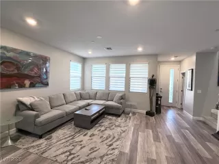 Photo #5: 2645263 Listing