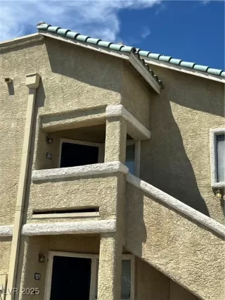 Photo #2: 2645296 Listing