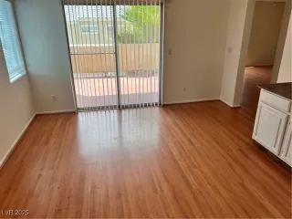 Photo #6: 2645296 Listing