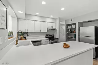 Photo #2: 2645318 Listing 