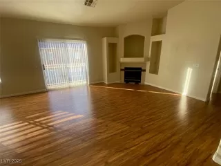 Photo #1: 2645322 Listing 